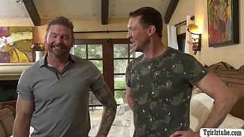 تشغيل Stepdad و stepbro سرج مفلس trans