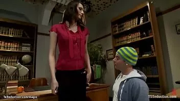 Abspielen Shemale Professor anal fickt Student