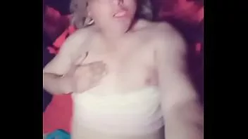 Jouer Horny afroditacdhot a besoin d'une bonne baise