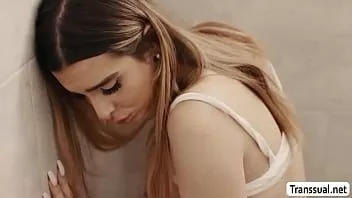 Reproducir Perv chico lame y analed ts niñera mientras lava la ropa
