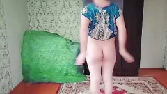 play Tranca Shemale Ketty in mini abito in nylon e culo grande