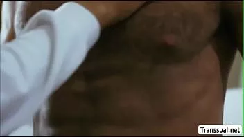 চালান টিএস ইভা ভালোবাসে যখন সে বাবার শিশ্ন চুষে