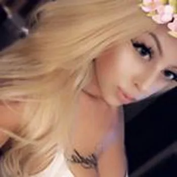 Bintang porno Nadia Love